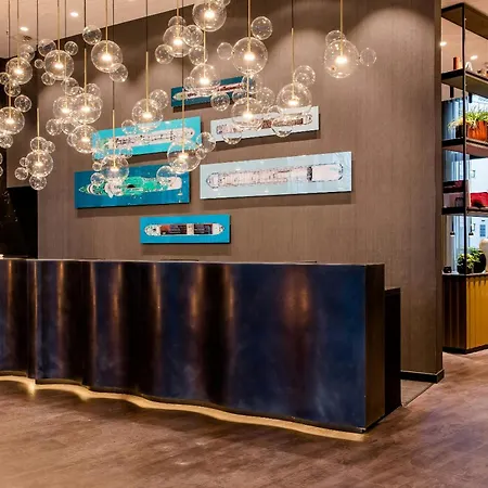 Motel One Koeln-Altstadt-3