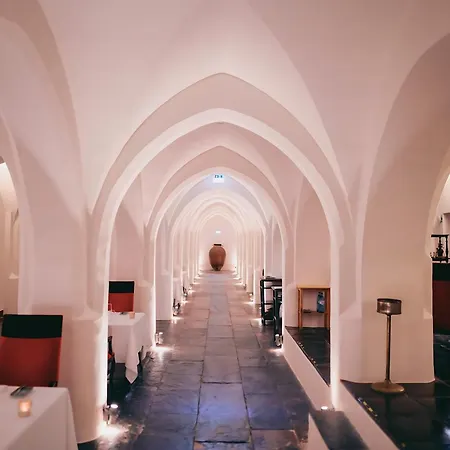 Convento do Espinheiro, Historic Hotel&Spa-2