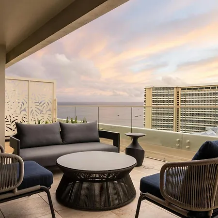 Moana Surfrider, A Westin Resort & Spa, Waikiki Beach-2