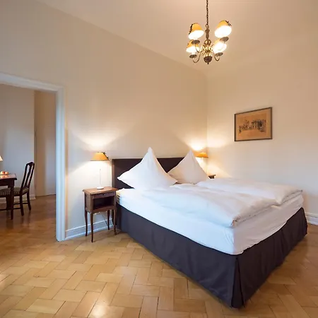 Gästehaus Schloss Saareck-3