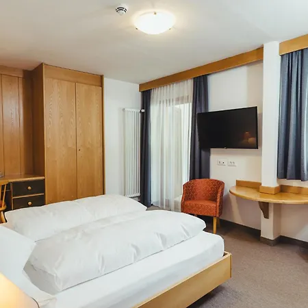Hotel Tyrol-2
