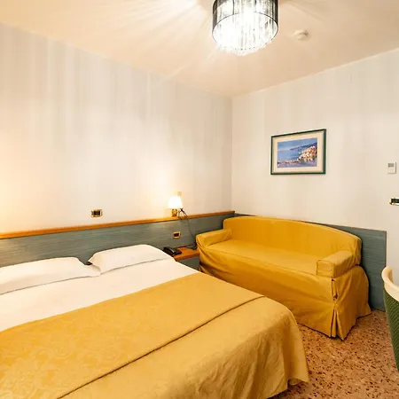 Hotel Souvenir-3