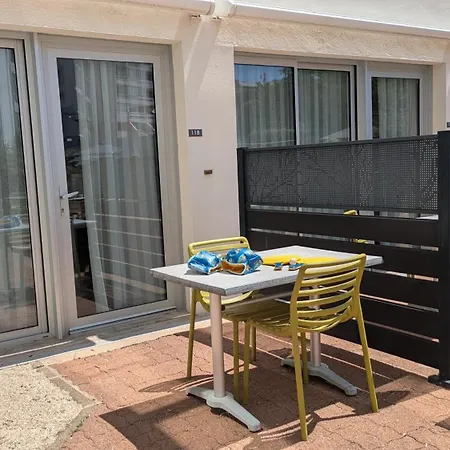 Residence Avec Piscine Face Au Port 200M Plage-2