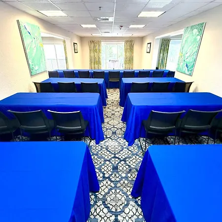 Holiday Inn Resort Grand Cayman By Ihg (Adults Only)-2