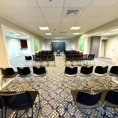 Holiday Inn Resort Grand Cayman By Ihg (Adults Only)-3
