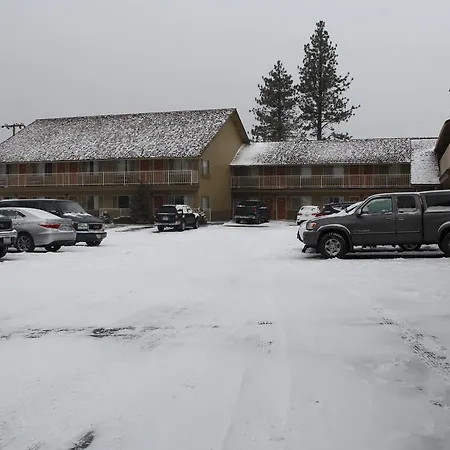 Howard Johnson By Wyndham South Lake Tahoe-3