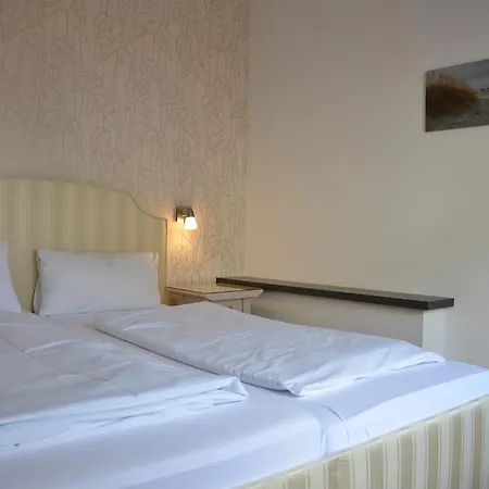 Hotel Am Nordkreuz-3