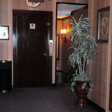 Hotel 17-2
