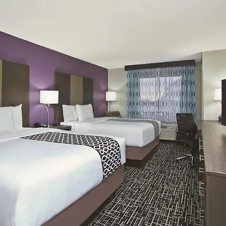 La Quinta Inn & Suites By Wyndham Fairborn Wright-Patterson-2