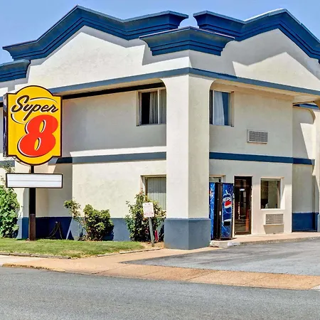Super 8 By Wyndham Newark De-2