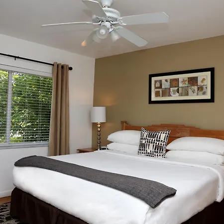 The Cabanas Guesthouse & Spa - Gay Resort Catering To Gay Men-3