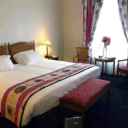 Royal Hotel Paris Champs Elysees-3