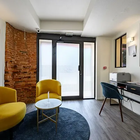 Urban Style Hotel Saint Claire-2