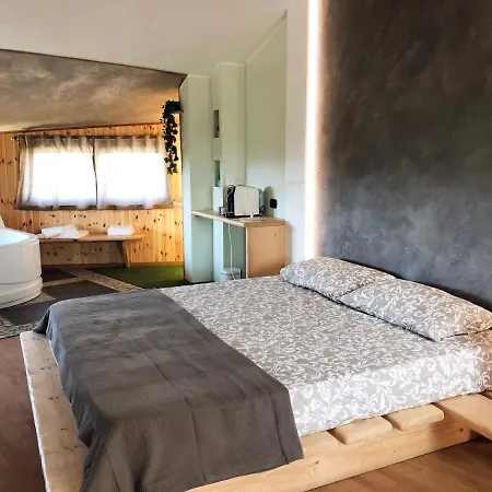 Rent Room Wood-2