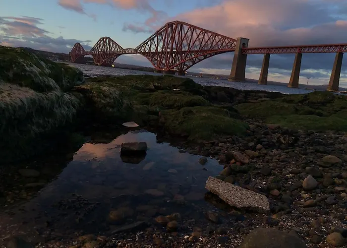 Rooms At Ravenous Beastie South Queensferry