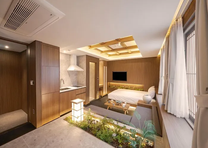 Uh Suite The Myeongdong