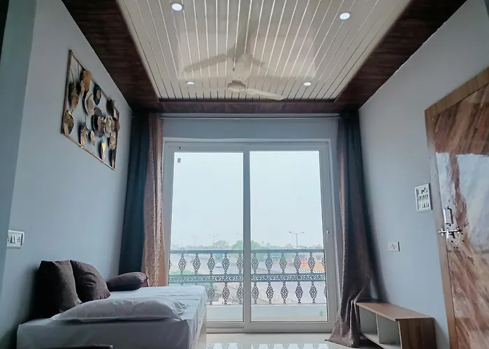 Kaushik Homestay