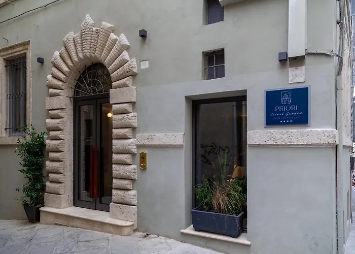 Hotel Priori Secret Garden