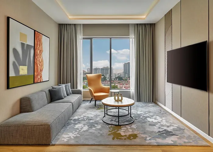 Courtyard By Marriott Kuala Lumpur South Hotel
