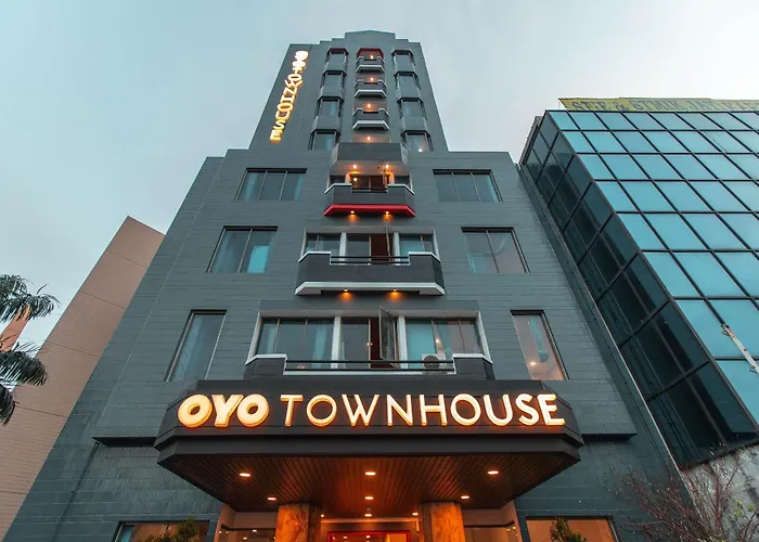Super Oyo Townhouse 1 Hotel Salemba