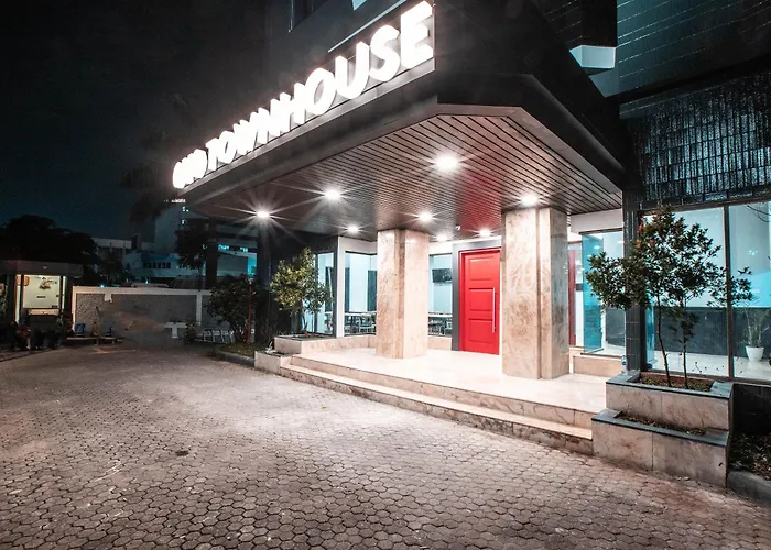Super Oyo Townhouse 1 Hotel Salemba