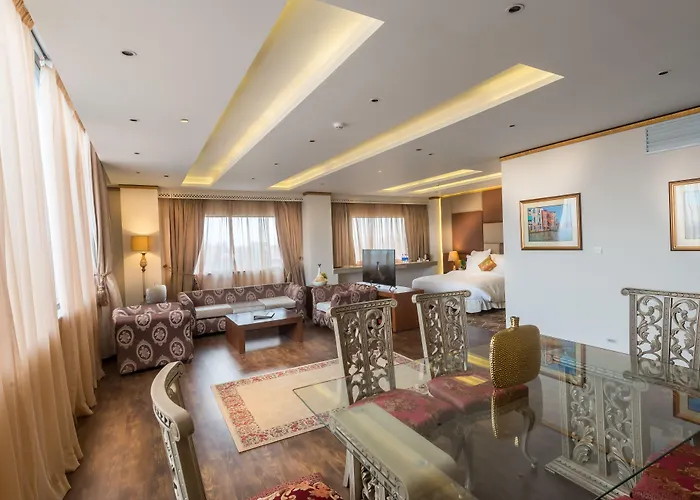 Luxus Grand Hotel Lahore
