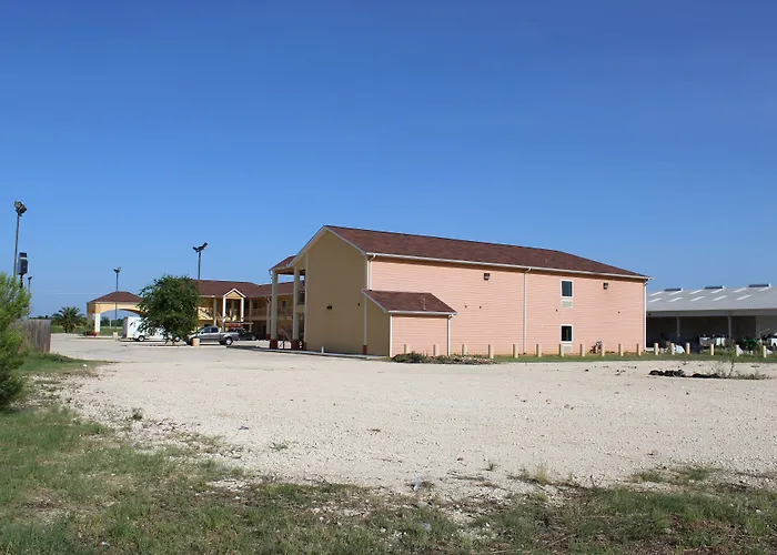 Horizon Inn & Suites Pearsall