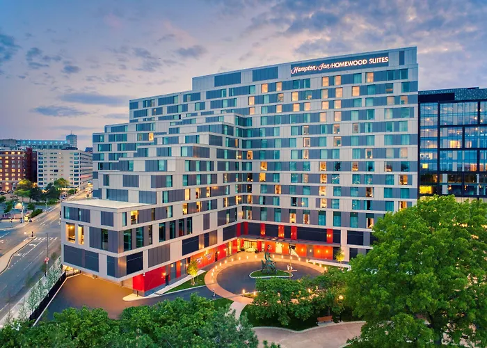 Hampton By Hilton At The Boston Seaport District Hotel