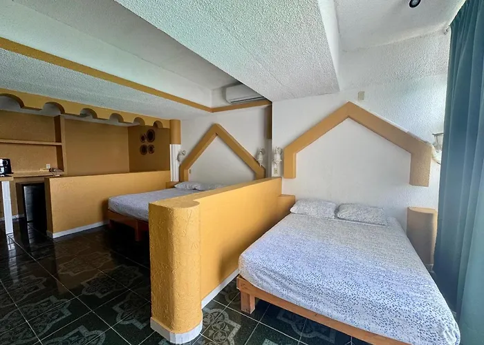 Suites Omega Torres Gemelas