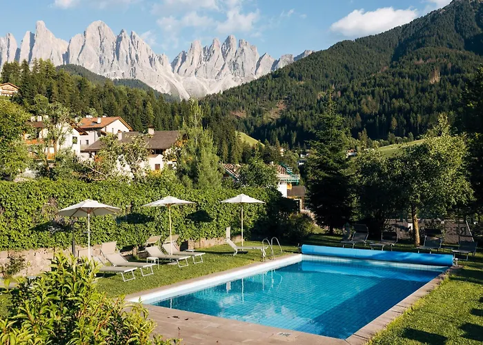 Hotel Tyrol Funes 