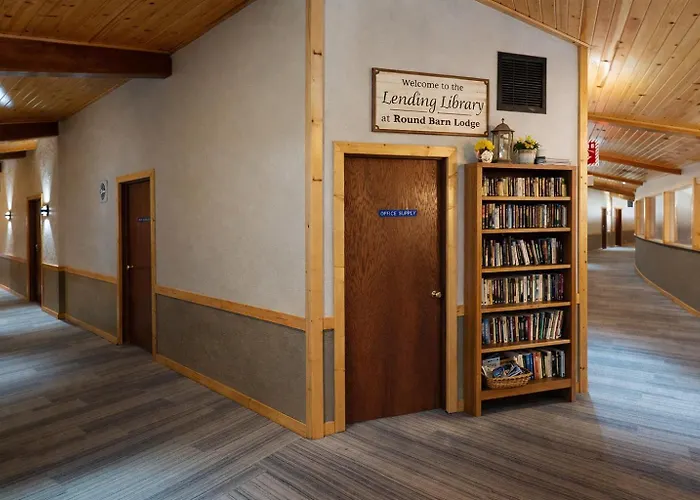 Round Barn Lodge Spring Green