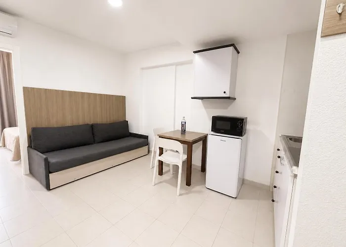 Apartamentos El Faro By Mc Benidorm