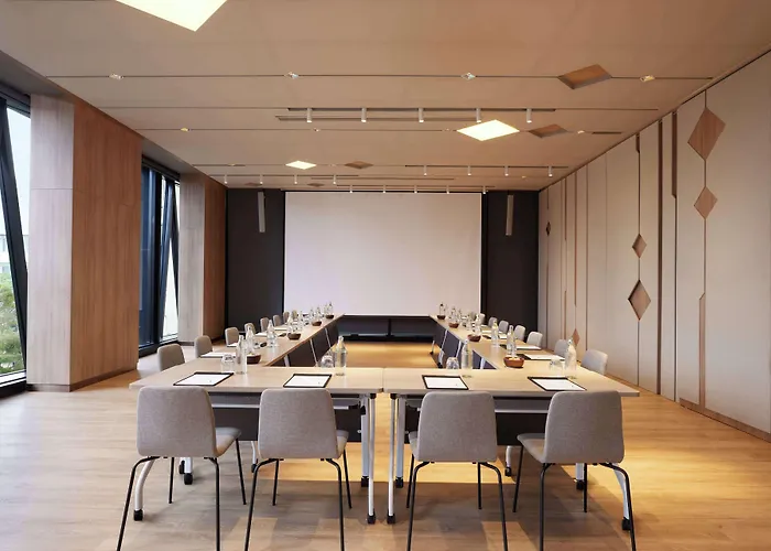 Dusitd2 Samyan Bangkok Hotel