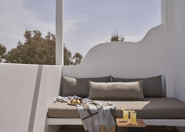 Loizos Stylish Residences Fira 