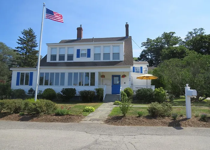 Blue Shutters Inn Carriage House Studios