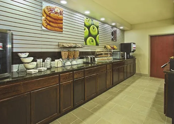 La Quinta Inn & Suites By Wyndham Fairborn Wright-Patterson